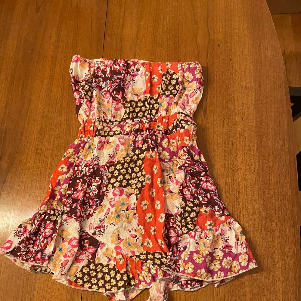 Patterned Romper - Picture 2 of 4
